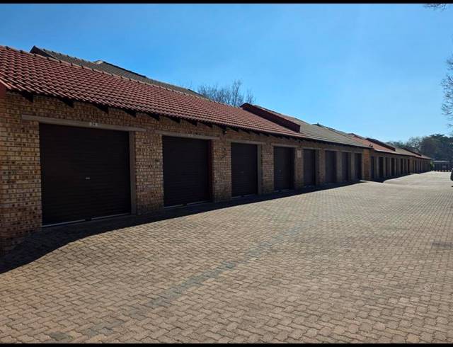 2 BEDROOM TOWNHOUSE FOR SALE IN MEYERTON CENTRAL